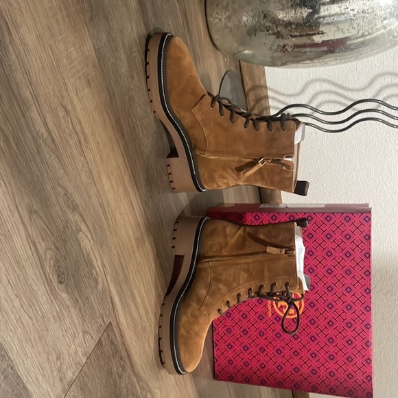 Tory Burch suede ankle boots 7.0 - Picture 10 of 11